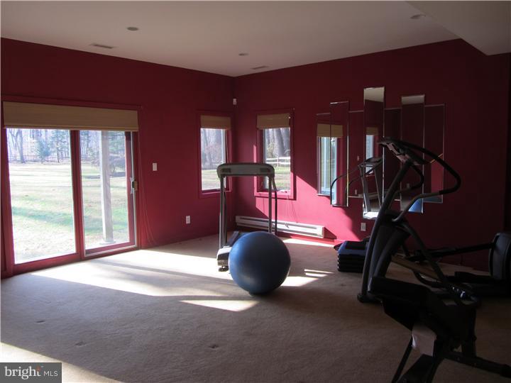 731 Glengarry Road Philadelphia, PA 19118 - Photo 16 of 25