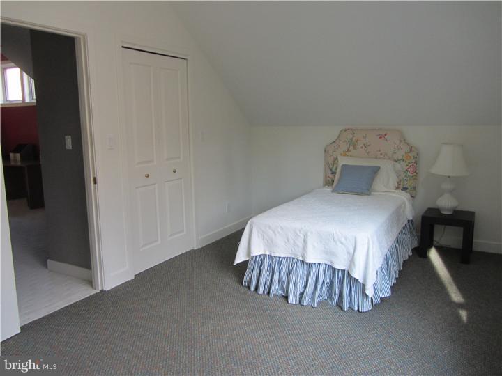 731 Glengarry Road Philadelphia, PA 19118 - Photo 23 of 25