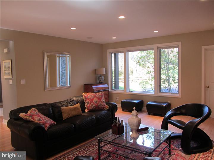 731 Glengarry Road Philadelphia, PA 19118 - Photo 7 of 25