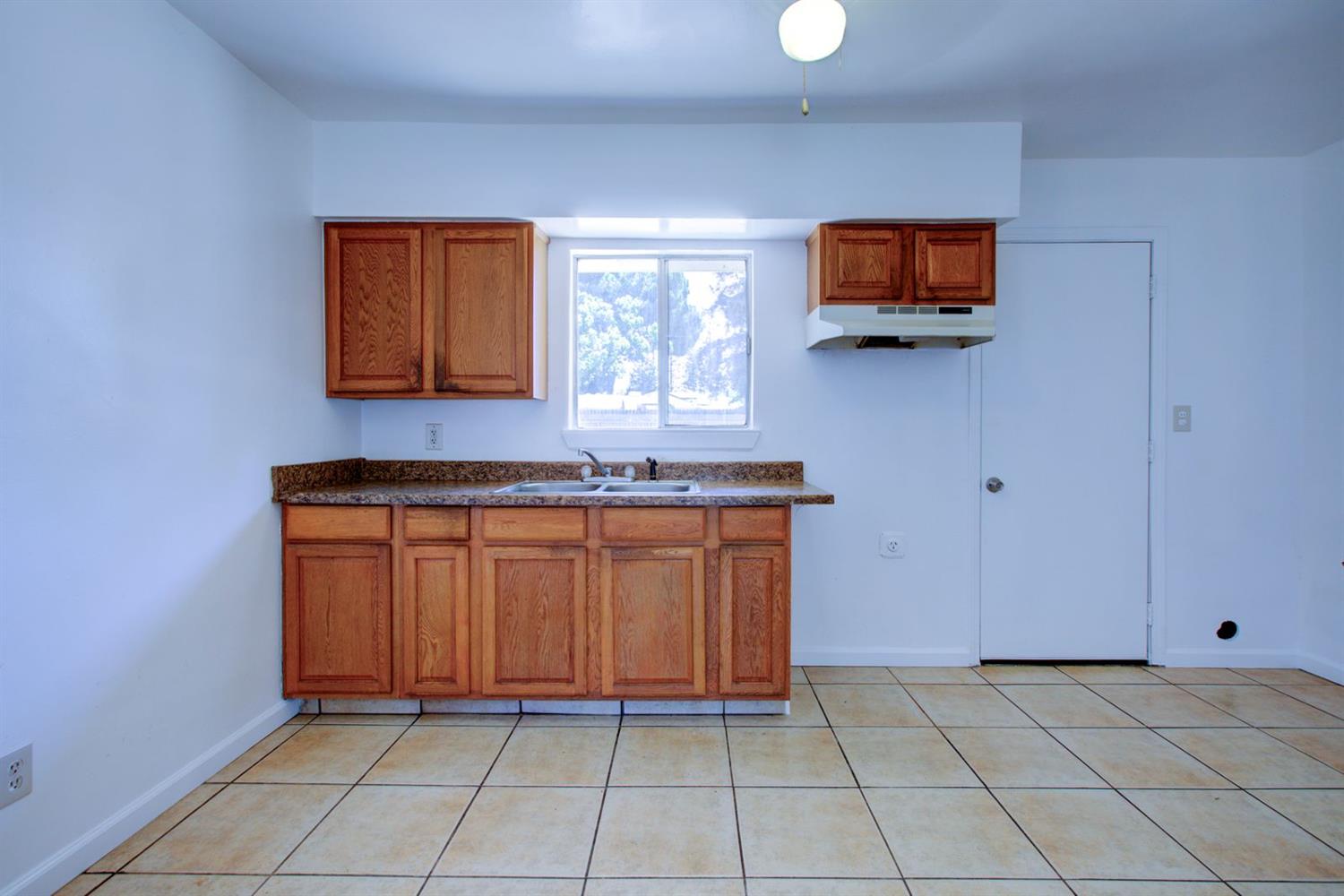 2354 Lambert Street Modesto, CA 95354 - Photo 8 of 23