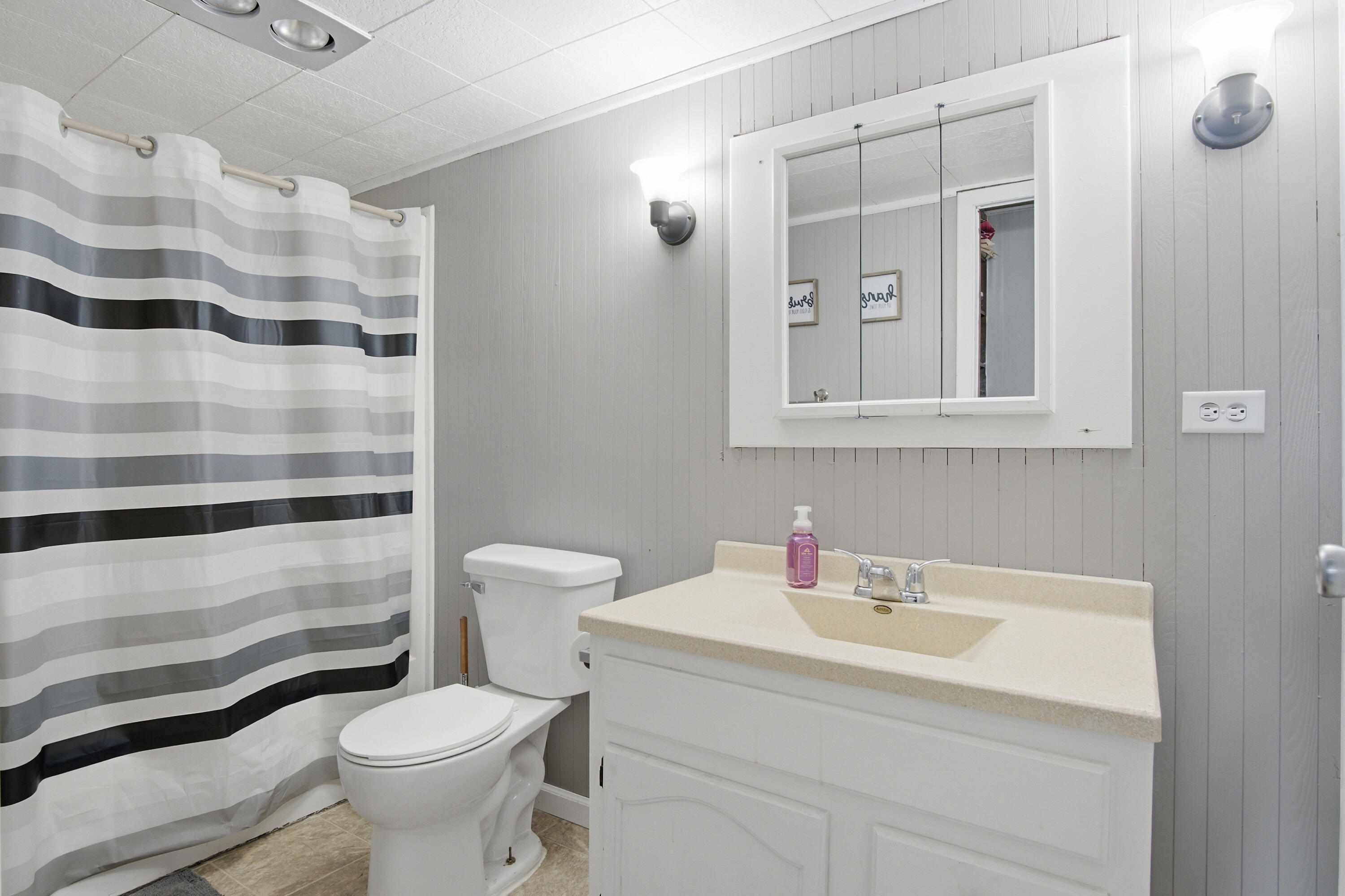 8890 Northwest Lake Road Six Lakes, MI 48886 - Photo 20 of 32 DSC02587