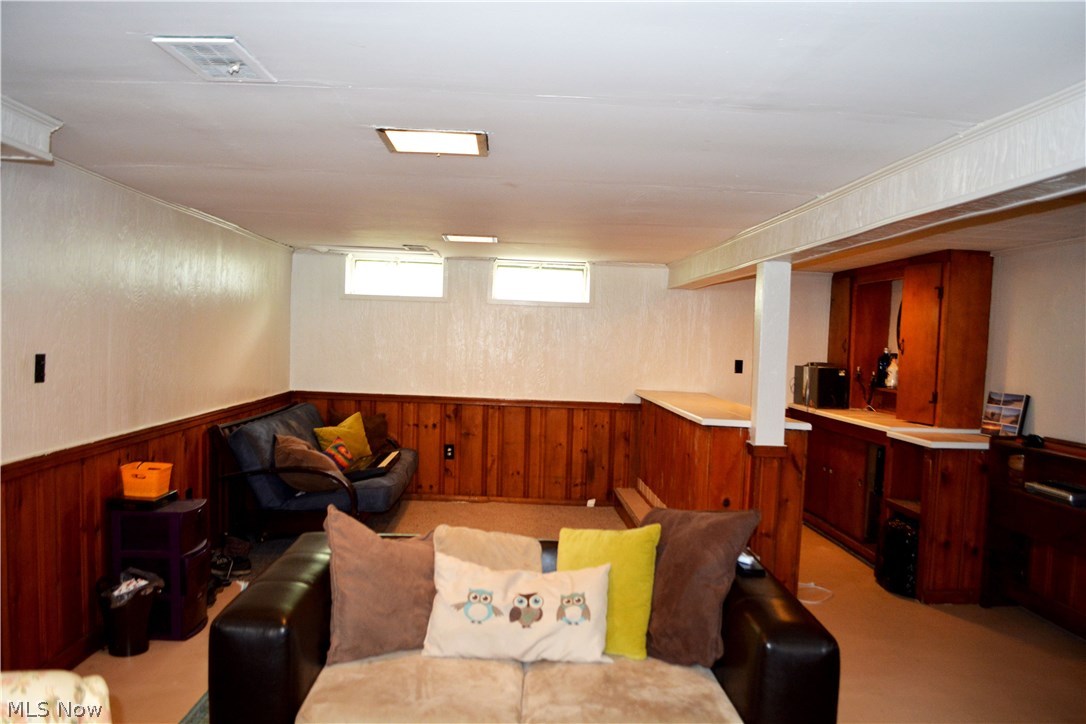 4252 Stilmore Road Cleveland, OH 44121 - Photo 16 of 31