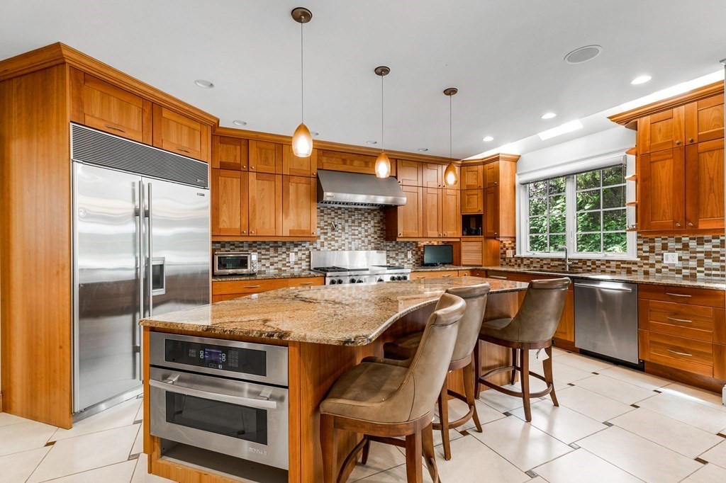 17 Burdean Road Newton, MA 02459 - Photo 4 of 30
