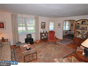 613 Sherman Road Springfield, PA 19064 - Photo 3 of 12 Living Room
