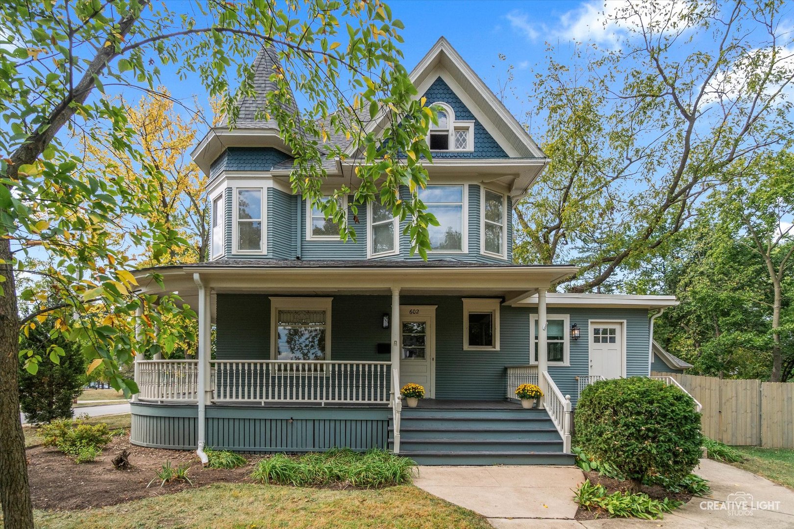 602 Prospect Boulevard Elgin, IL 60120 - Photo 2 of 31