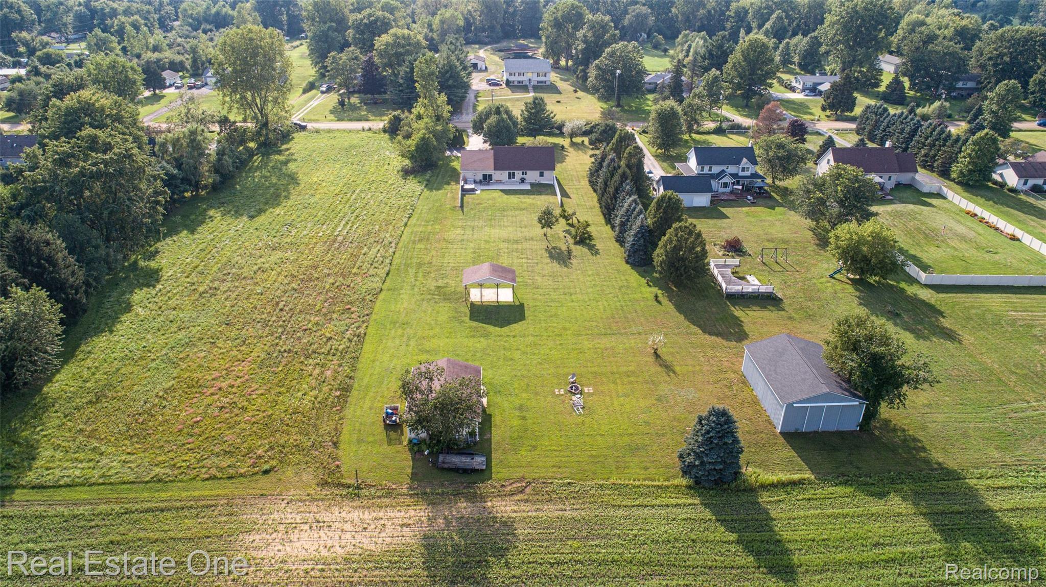 22695 Otter Road New Boston, MI 48164 - Photo 36 of 37 -34.jpg
