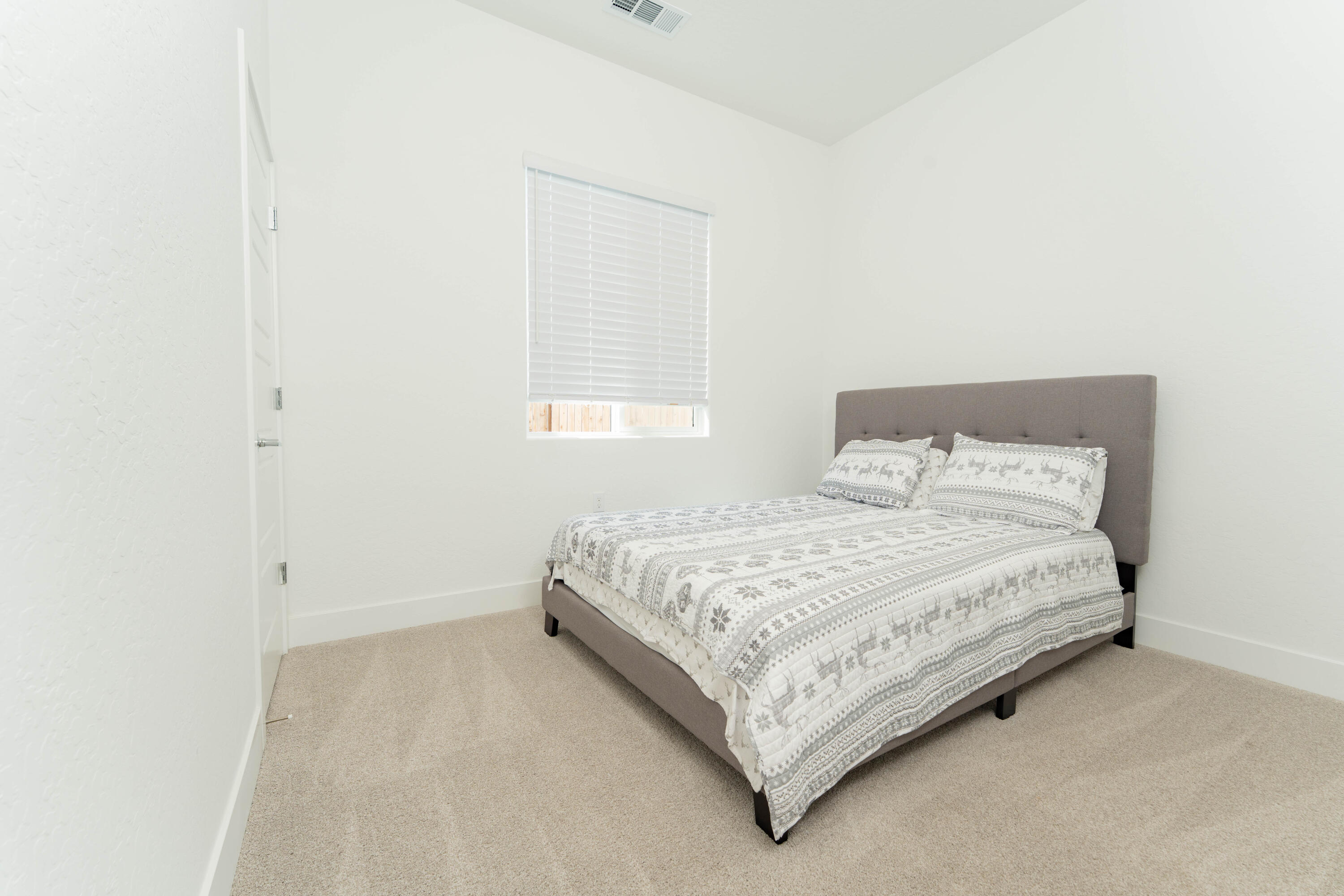 3811 North Santa Fe Street Visalia, CA 93291 - Photo 20 of 24 40 (16)