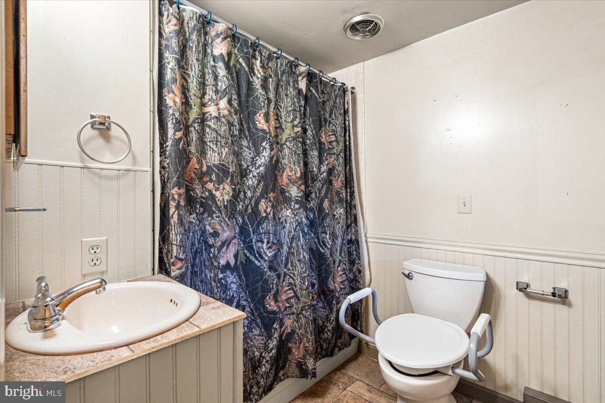 14016 Broadfording Church Road Hagerstown, MD 21740 - Photo 17 of 61 Gallery Image 17