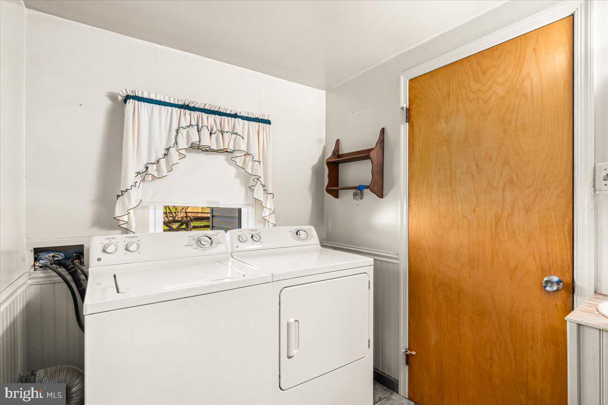 14016 Broadfording Church Road Hagerstown, MD 21740 - Photo 18 of 61 Laundry