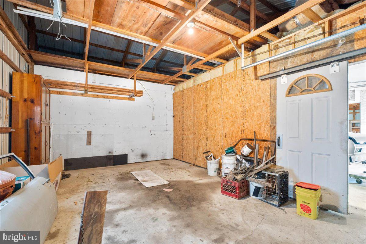 14016 Broadfording Church Road Hagerstown, MD 21740 - Photo 37 of 61 Inside Garage