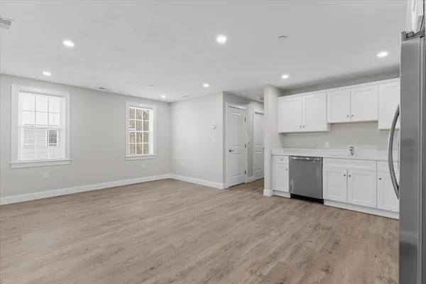 $2,100 | 202 Central Street, Unit A, Avon, MA 02322