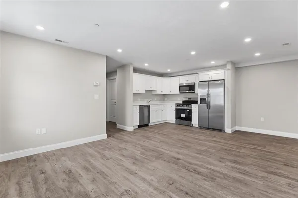 $2,100 | 202 Central Street, Unit A, Avon, MA 02322