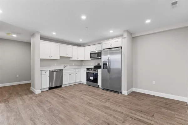 $2,100 | 202 Central Street, Unit A, Avon, MA 02322