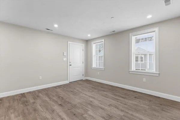 $2,100 | 202 Central Street, Unit A, Avon, MA 02322