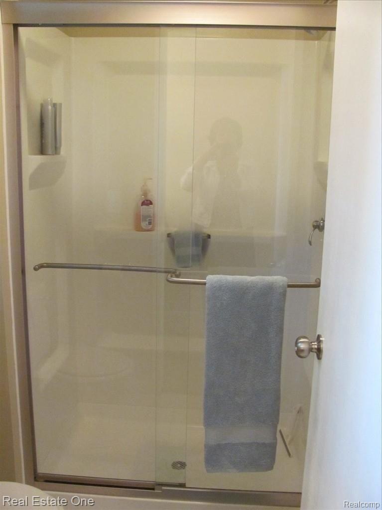 2100 Rutgers Drive Troy, MI 48085 - Photo 20 of 25 IMG_0374