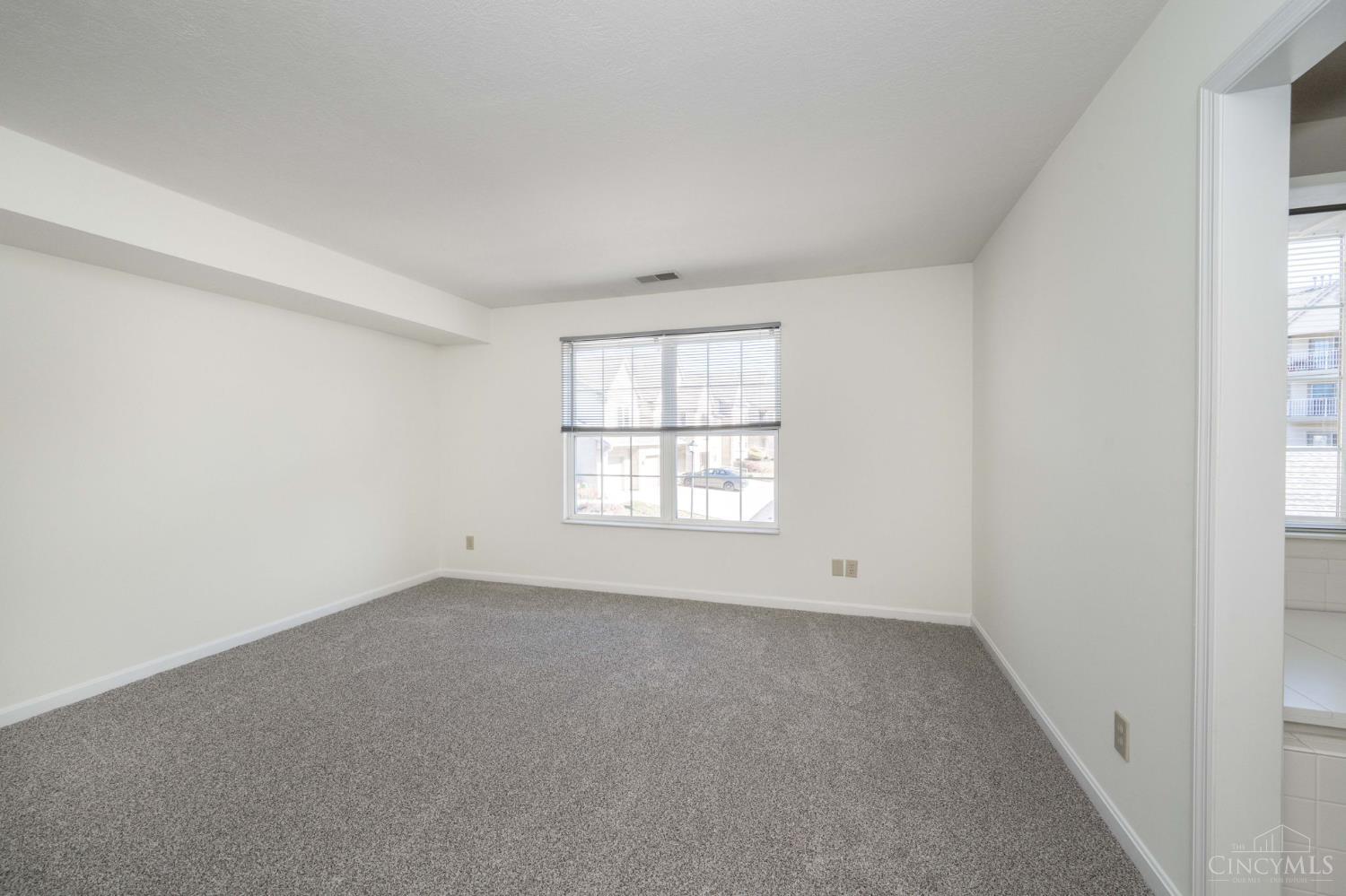 831 Neeb Road, Unit 4 Cincinnati, OH 45233 - Photo 21 of 38 Gallery Image 21
