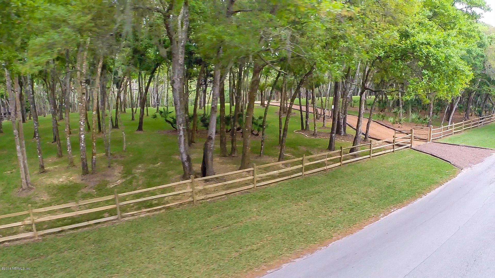 1126 Neck Road Ponte Vedra Beach, FL 32082 - Photo 2 of 32 a view of a backyard