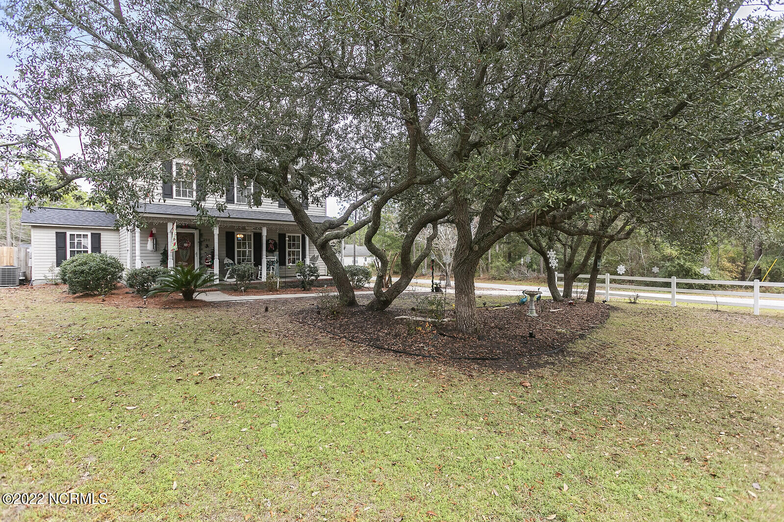 208 Cedar Road Southport, NC 28461 - Photo 4 of 59 04_IMG_7755_mls