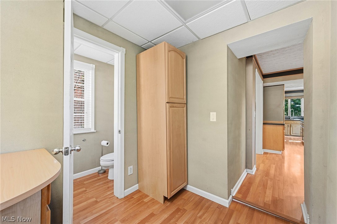 6832 Hillside Road Independence, OH 44131 - Photo 17 of 44 Office area off of kitchen with access to half bath on main floor