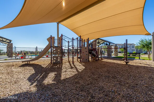 $2,100 | 14633 West Sand Hills Road, Surprise, AZ 85387