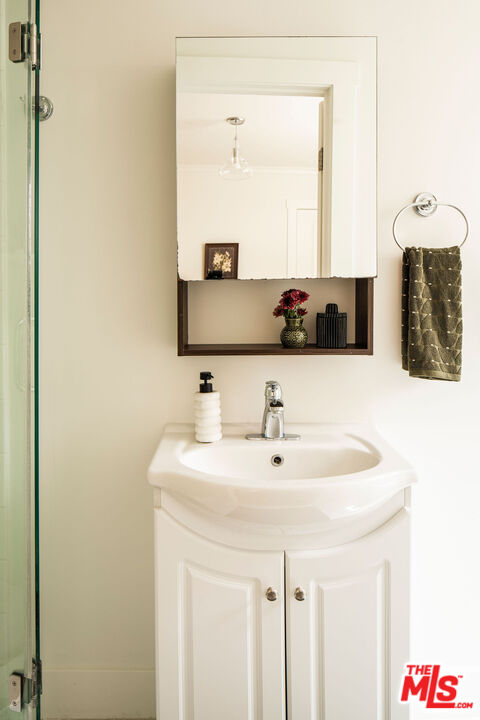 2354 Landa Street Los Angeles, CA 90039 - Photo 13 of 25