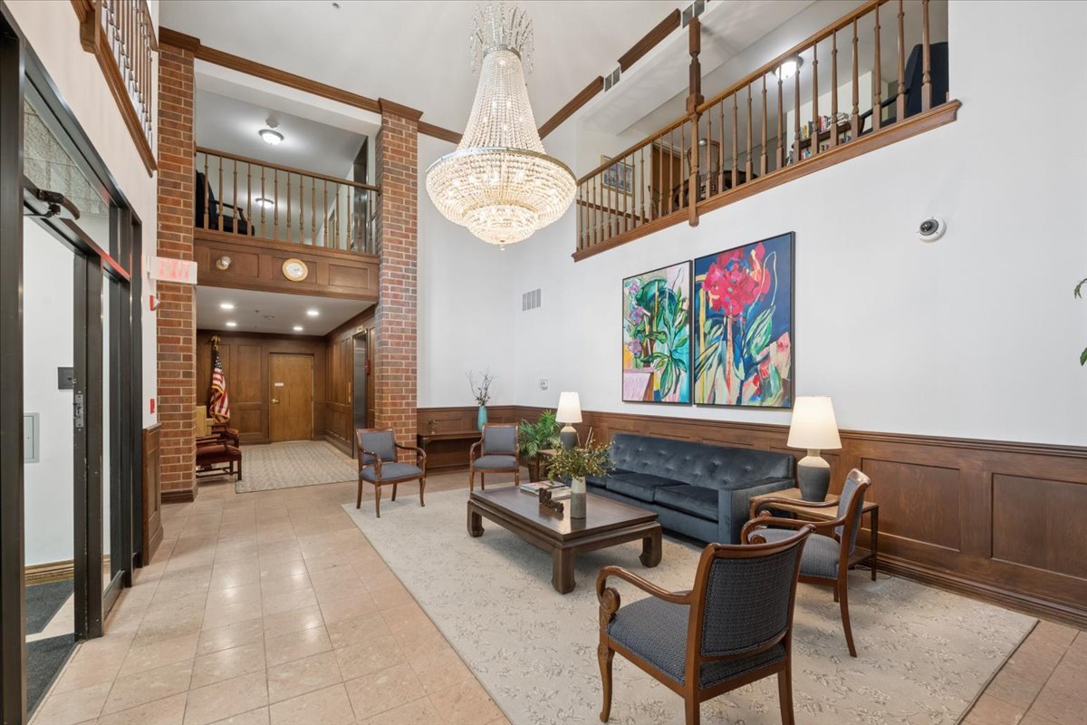 101 Summit Avenue, Unit 512 Park Ridge, IL 60068 - Photo 3 of 25