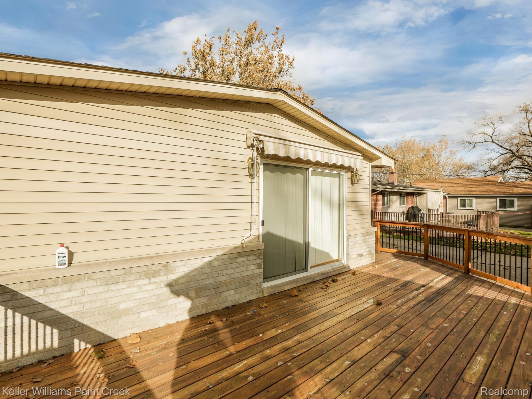 29489 Judith Street Inkster, MI 48141 - Photo 7 of 24 Rear Deck