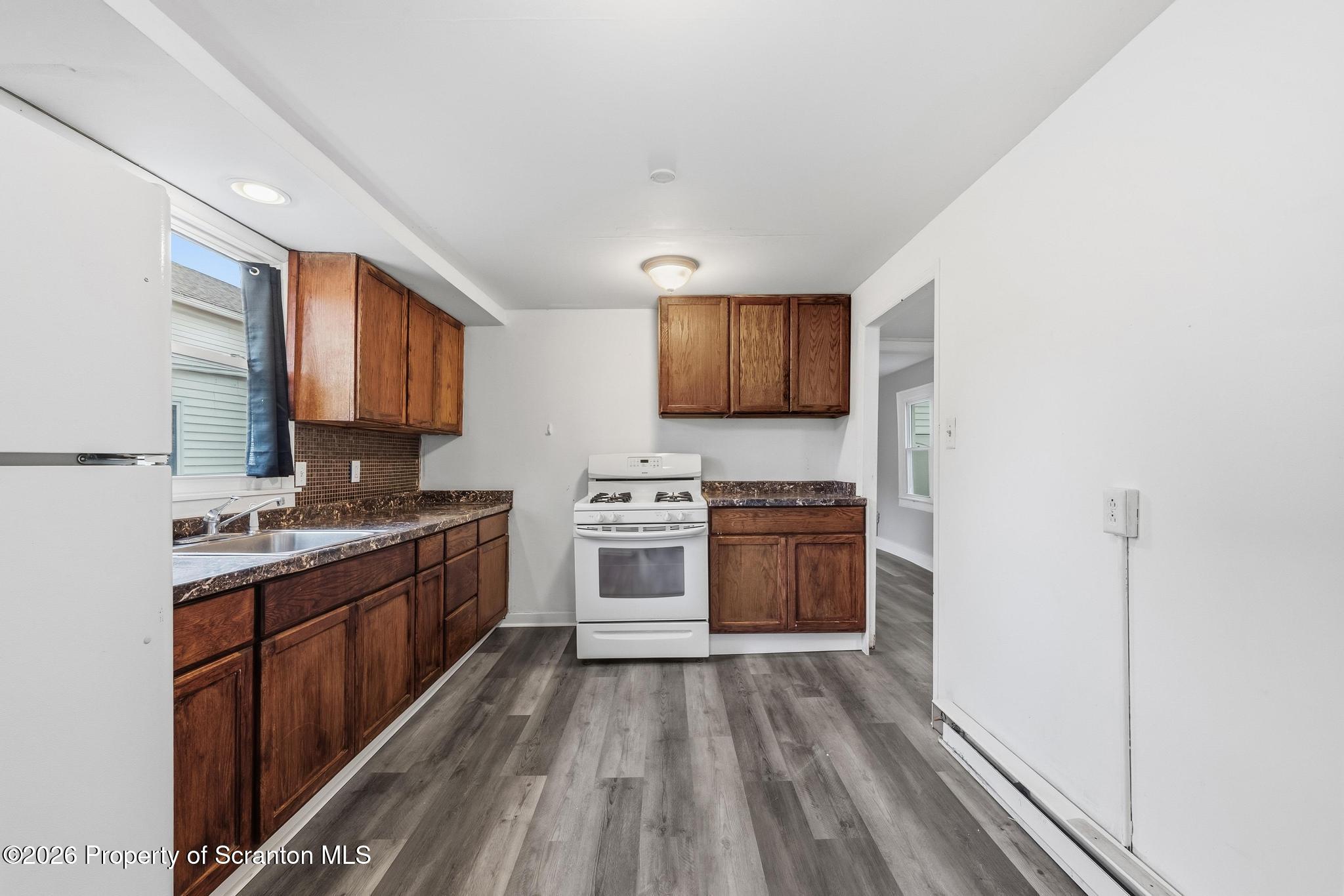 121 Throop Street Scranton, PA 18508 - Photo 18 of 40 DSC_8241-2