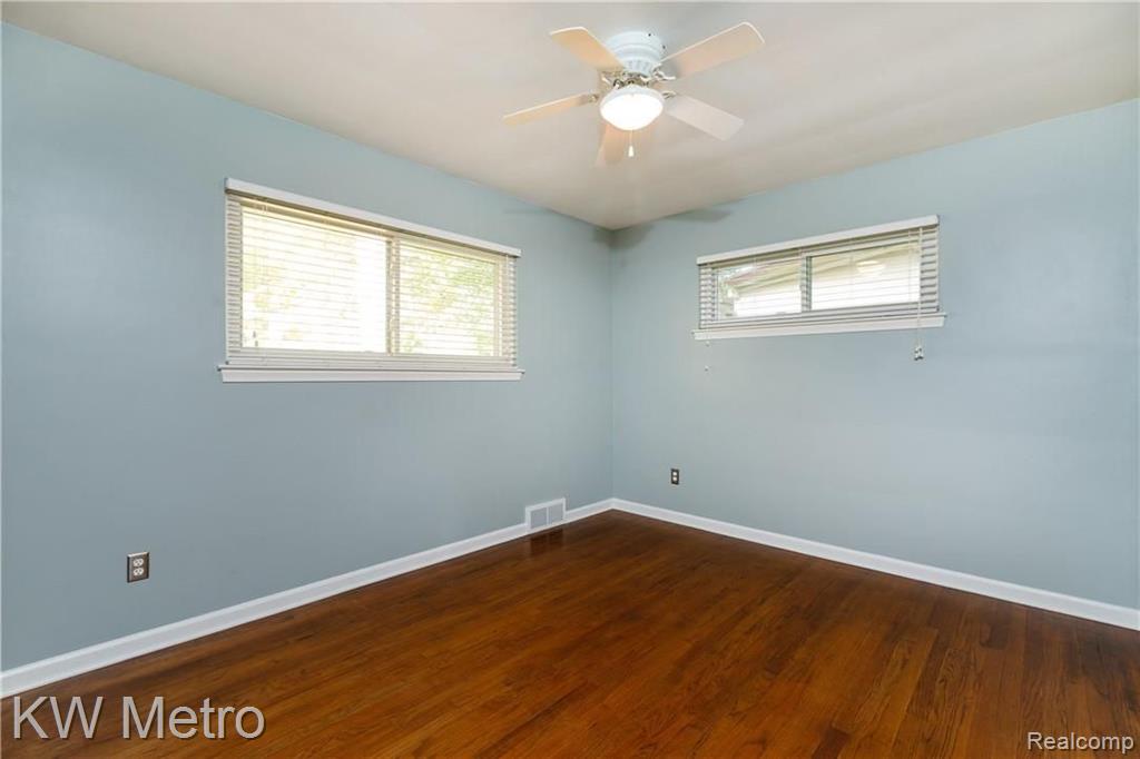 28240 Quail Hollow Road Farmington Hills, MI 48331 - Photo 16 of 22