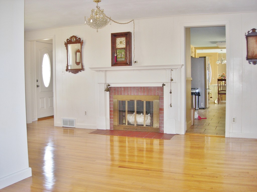 29 Adrian Avenue West Springfield, MA 01089 - Photo 14 of 29 Gallery Image 14