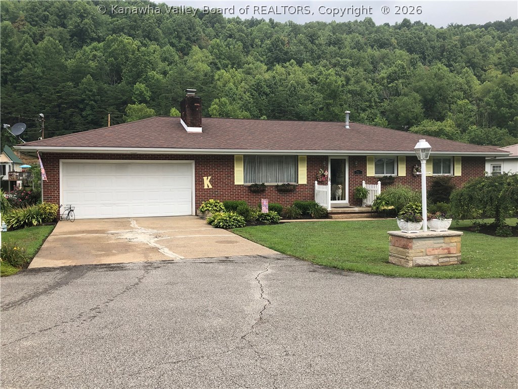 706 Hemlock Drive Elkview, WV 25071 - Photo 2 of 16 Gallery Image 2