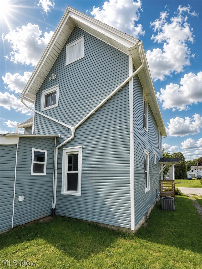 705 9th Street Southwest Massillon, OH 44647 - Photo 6 of 44