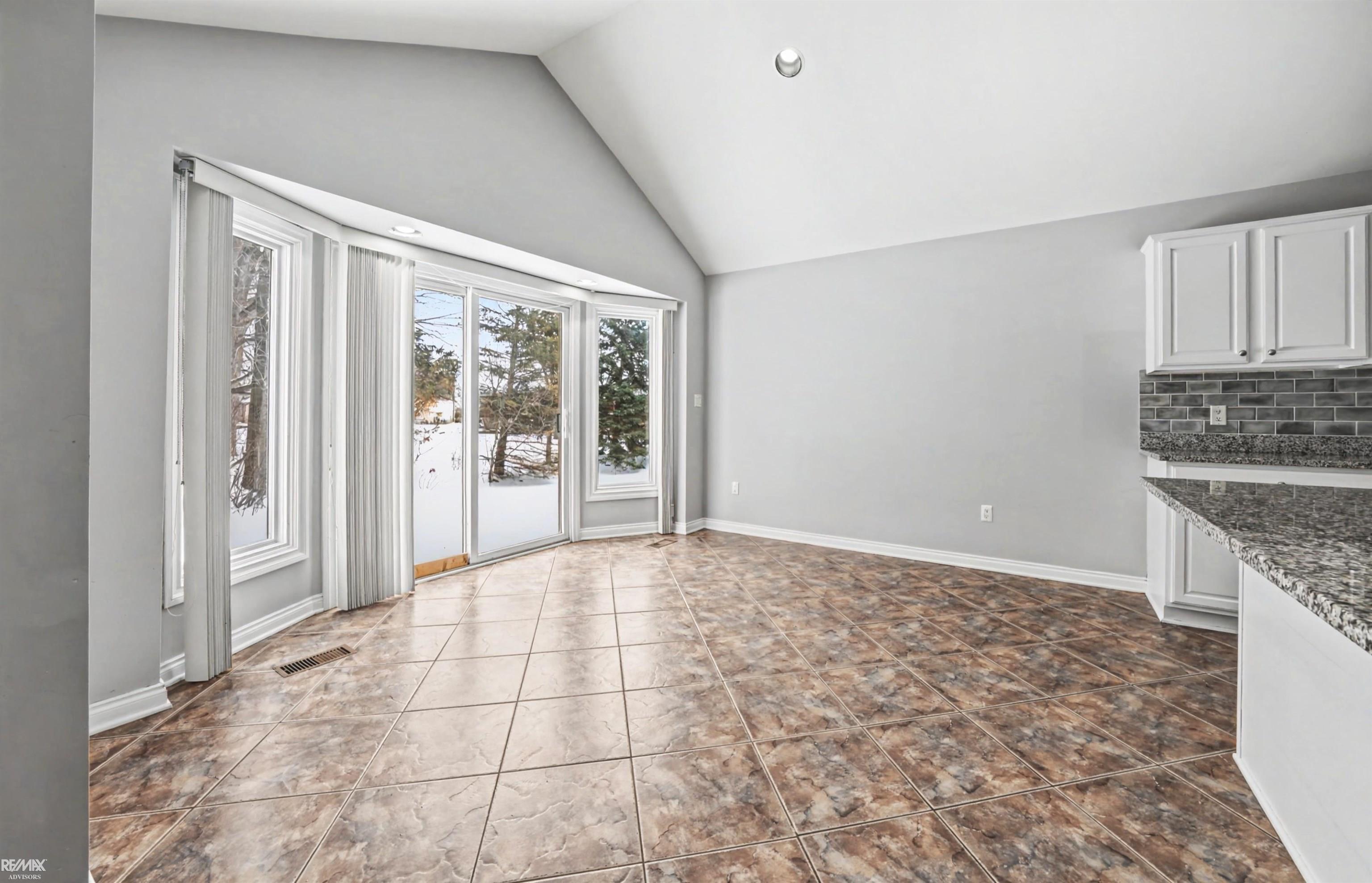 48498 Beacon Square Drive Macomb, MI 48044 - Photo 23 of 68