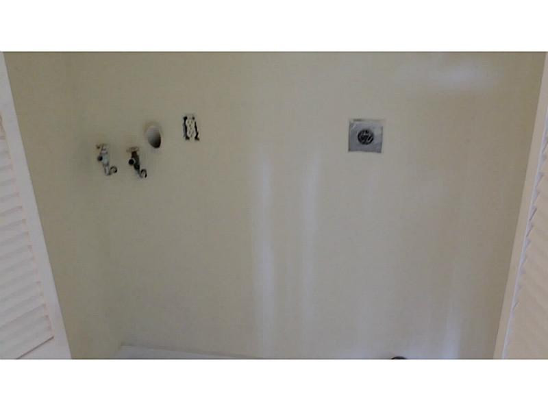 9889 Liberty Court Boca Raton, FL 33434 - Photo 15 of 25 Laundry Room