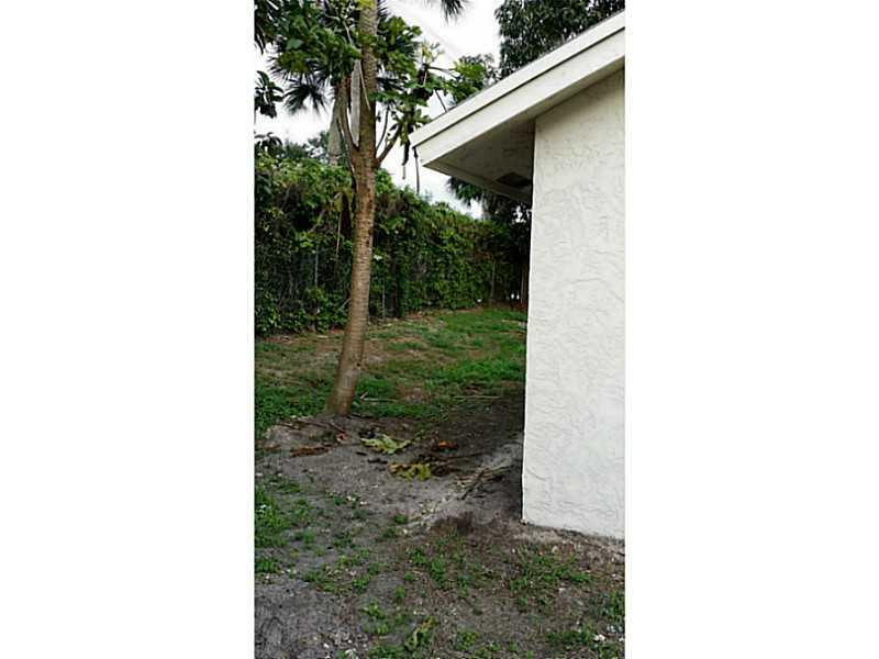 9889 Liberty Court Boca Raton, FL 33434 - Photo 18 of 25 Exterior Back Other