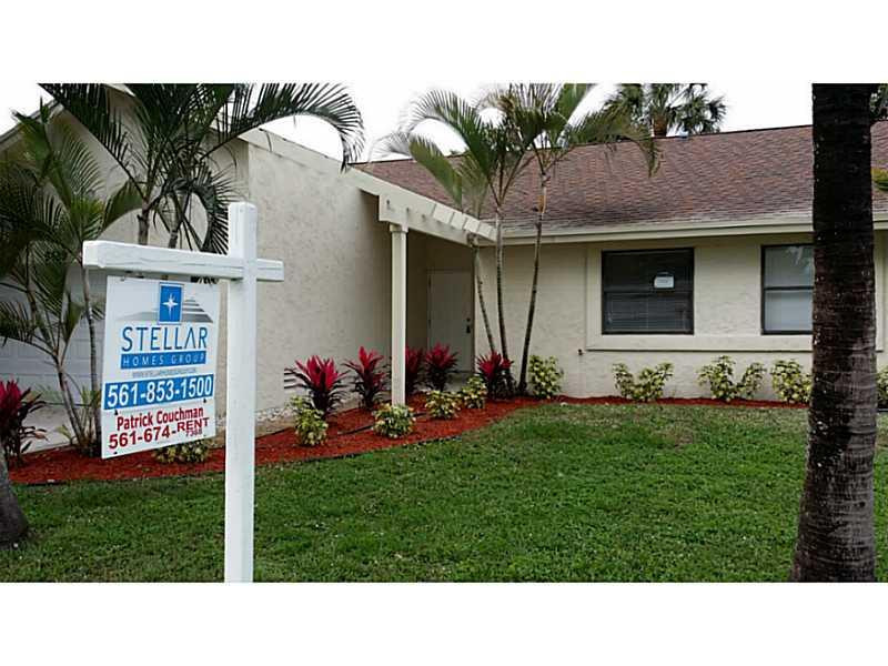 9889 Liberty Court Boca Raton, FL 33434 - Photo 2 of 25 Exterior Front