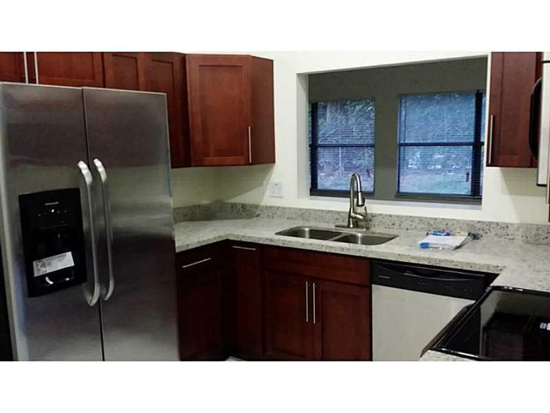 9889 Liberty Court Boca Raton, FL 33434 - Photo 4 of 25 Kitchen