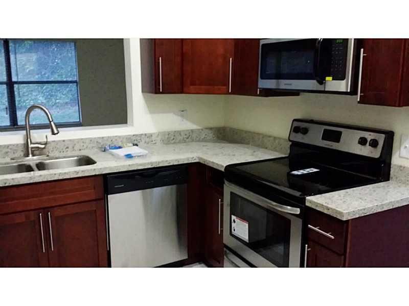 9889 Liberty Court Boca Raton, FL 33434 - Photo 5 of 25 Kitchen