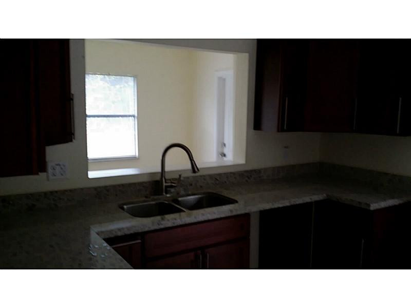 9889 Liberty Court Boca Raton, FL 33434 - Photo 6 of 25 Kitchen