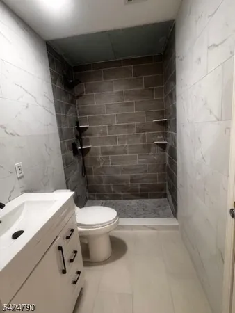 $3,000 | 81 Hawthorne Avenue, Unit 3, Newark, NJ 07112