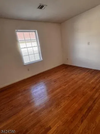 $3,000 | 81 Hawthorne Avenue, Unit 3, Newark, NJ 07112