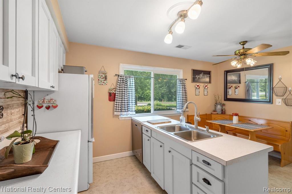 4334 West Grand River Road Howell, MI 48855 - Photo 9 of 25
