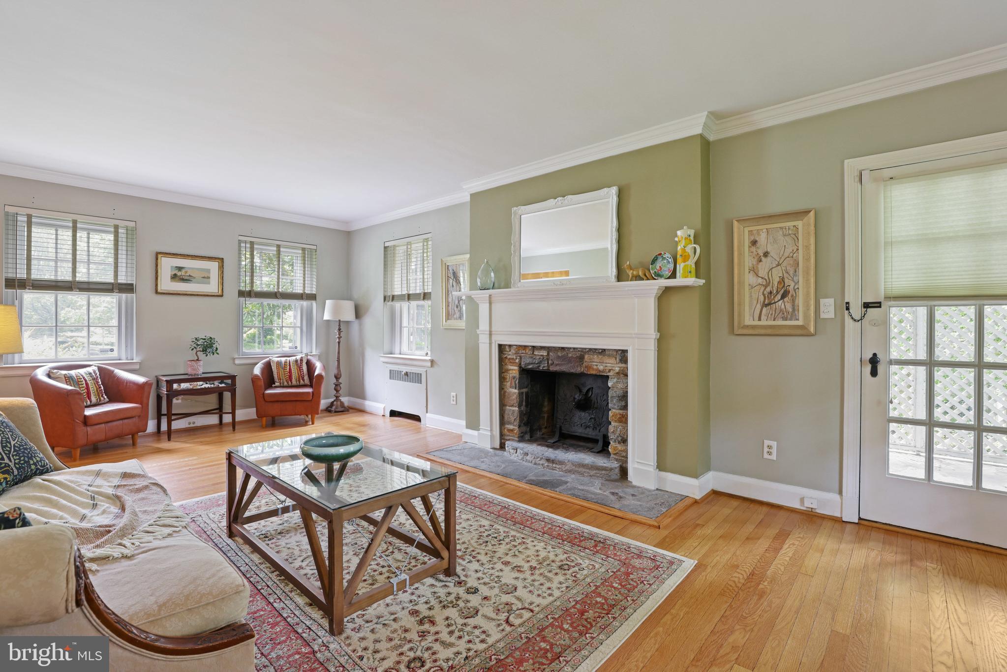 5108 Springlake Way Baltimore, MD 21212 - Photo 3 of 53