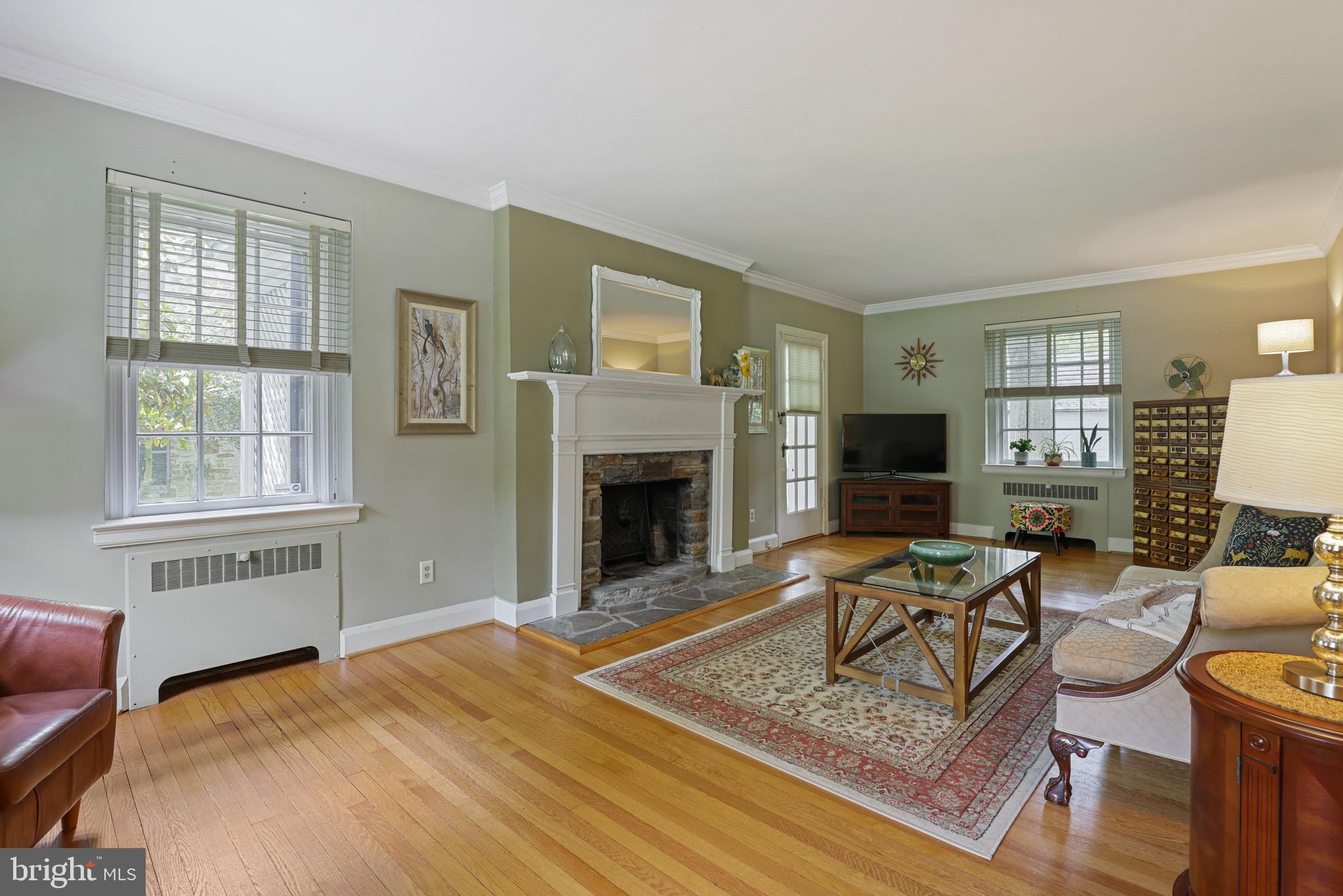 5108 Springlake Way Baltimore, MD 21212 - Photo 5 of 53