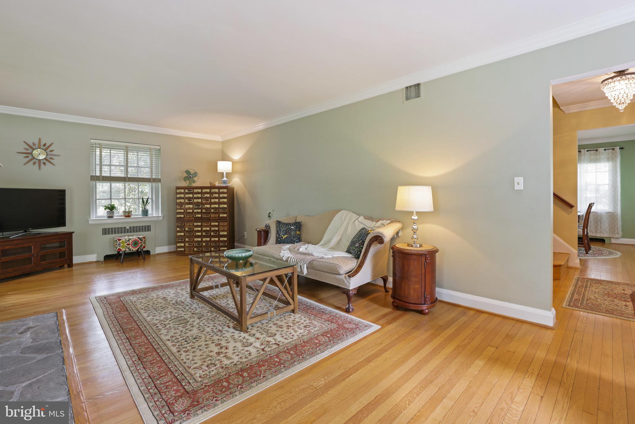5108 Springlake Way Baltimore, MD 21212 - Photo 6 of 53