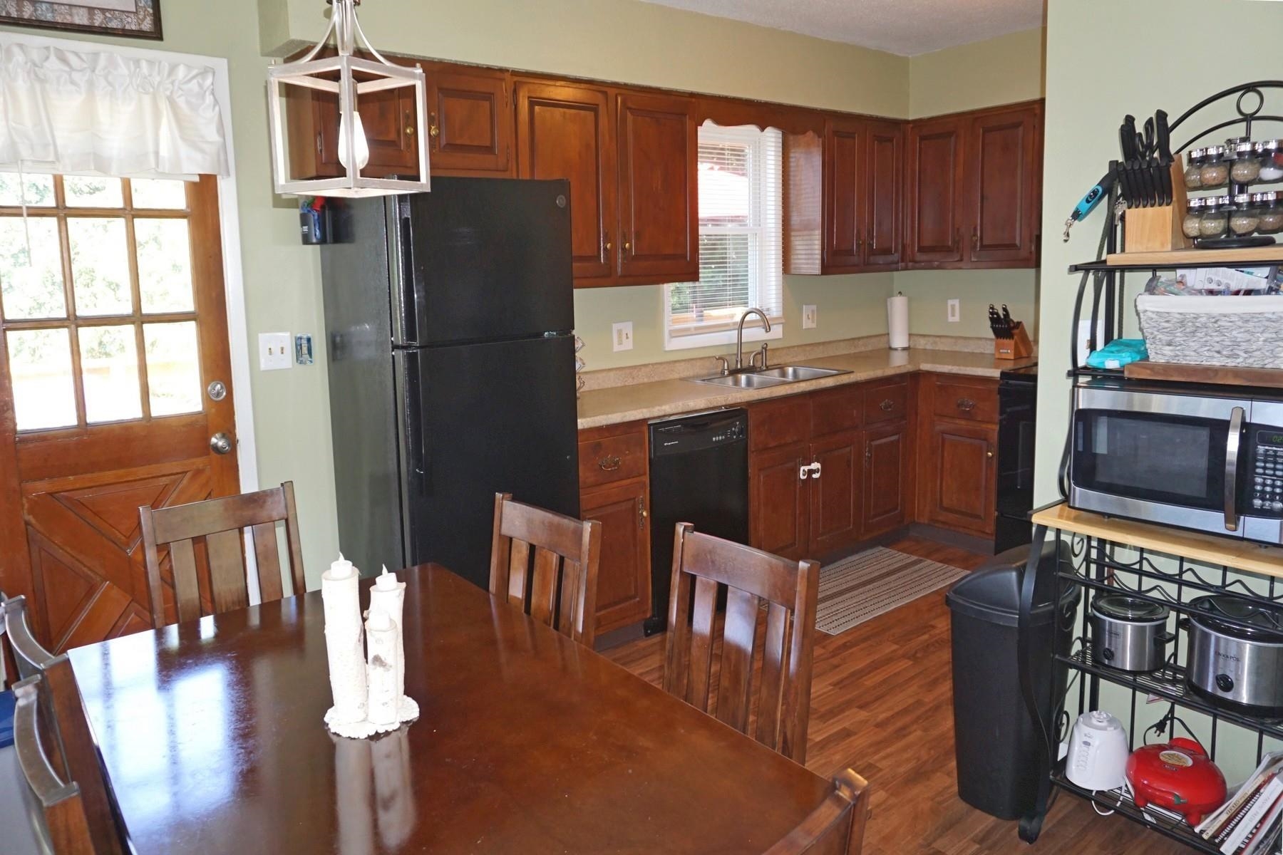 15 Victor Place Rutland, VT 05701 - Photo 8 of 20