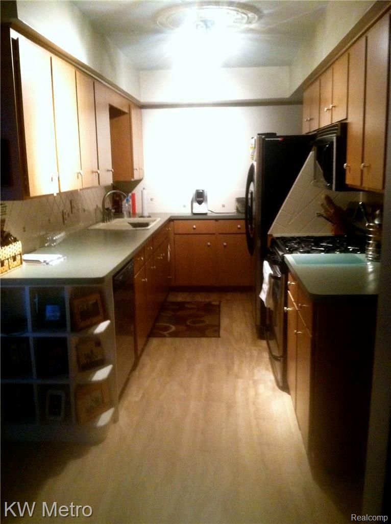 47470 Greenview Road Utica, MI 48317 - Photo 4 of 17 IMG_6343.JPG