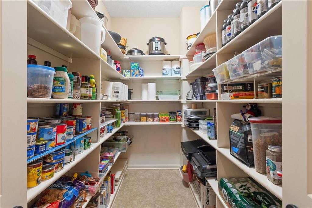 6816 Longview Road Shawnee, KS 66218 - Photo 32 of 58