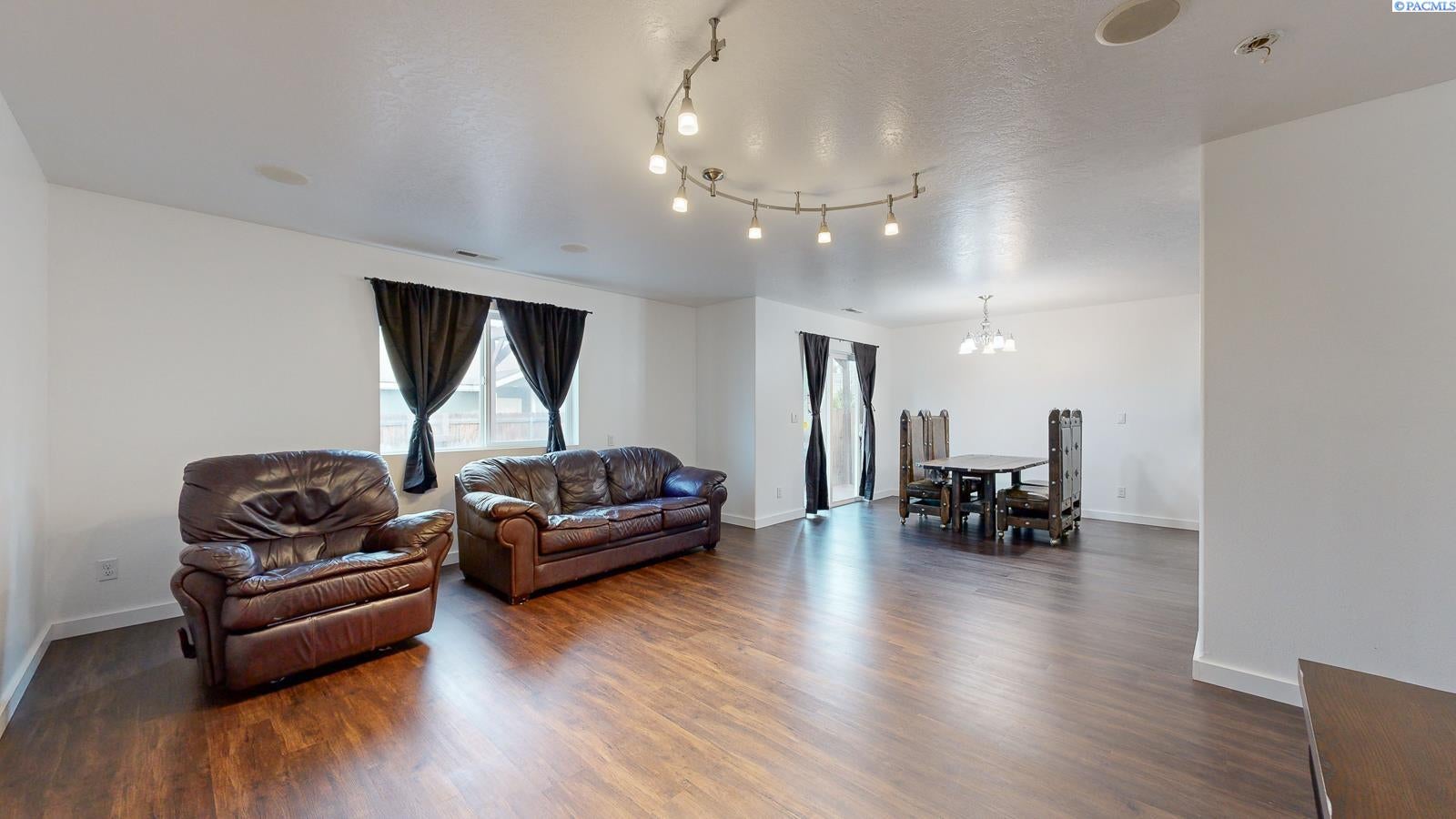 2573 Jason Loop Richland, WA 99352 - Photo 2 of 21 Gallery Image 2