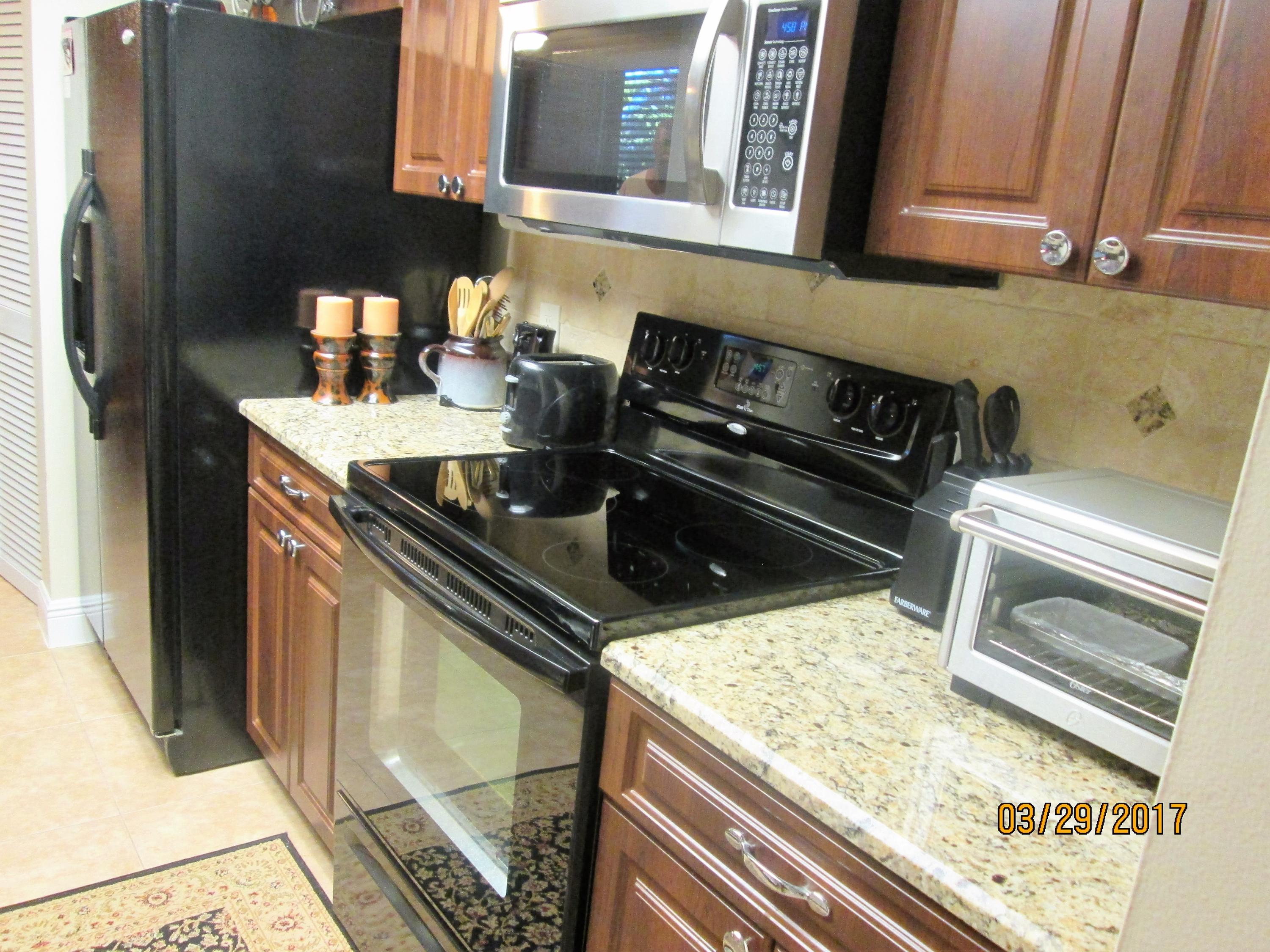 4267 Wood Ride Road, Unit B Boynton Beach, FL 33436 - Photo 13 of 34 Kitchen